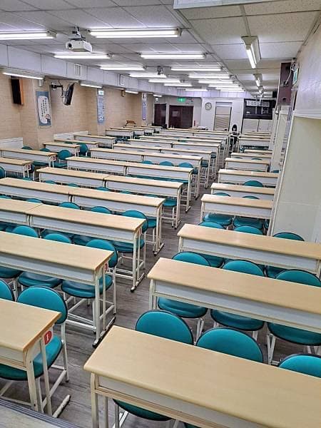 台南火車站90人教室|台南中西區教室租借,可容納90人