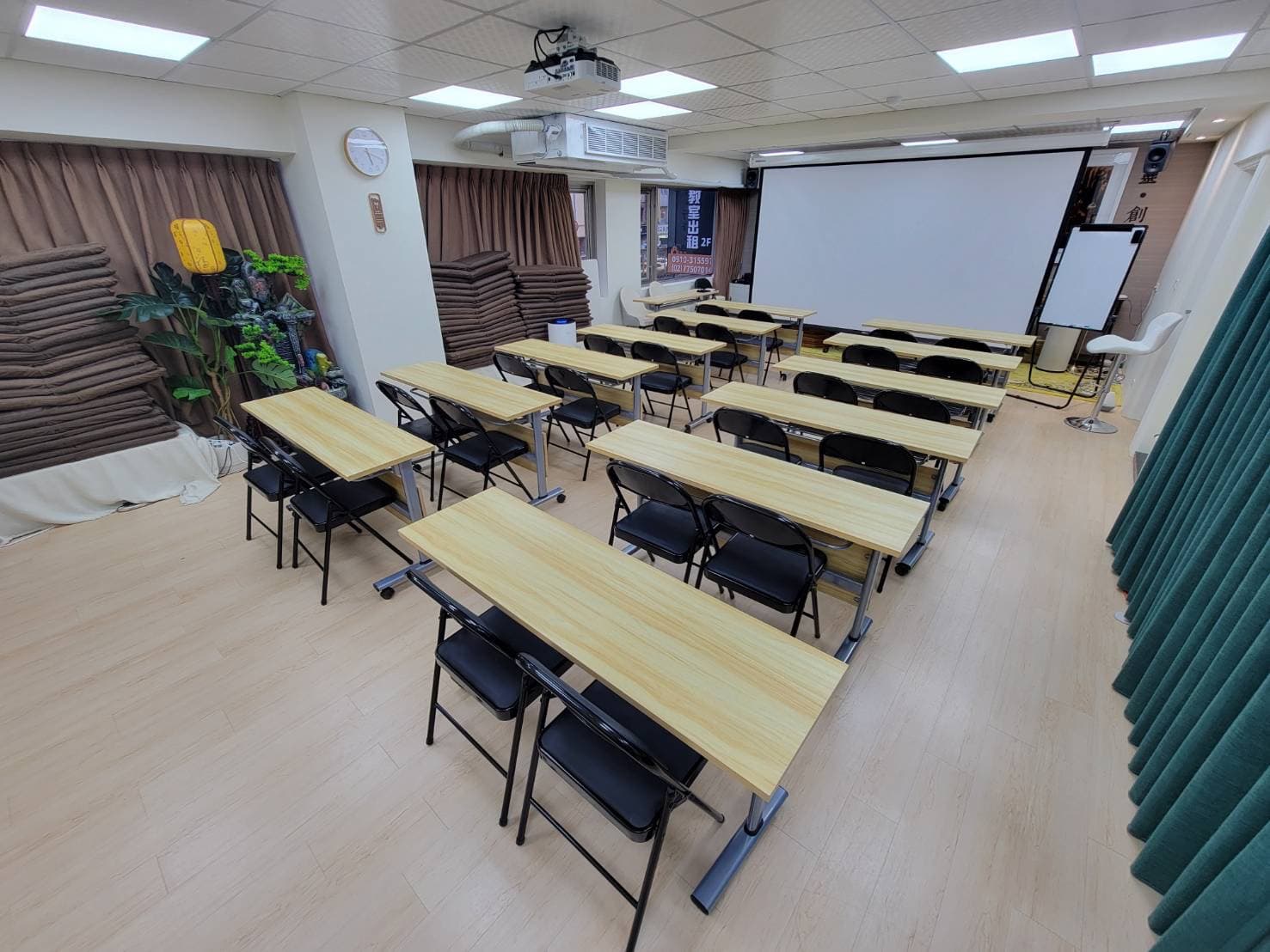 台北小巨蛋教室|台北松山區教室租借,可容納60人